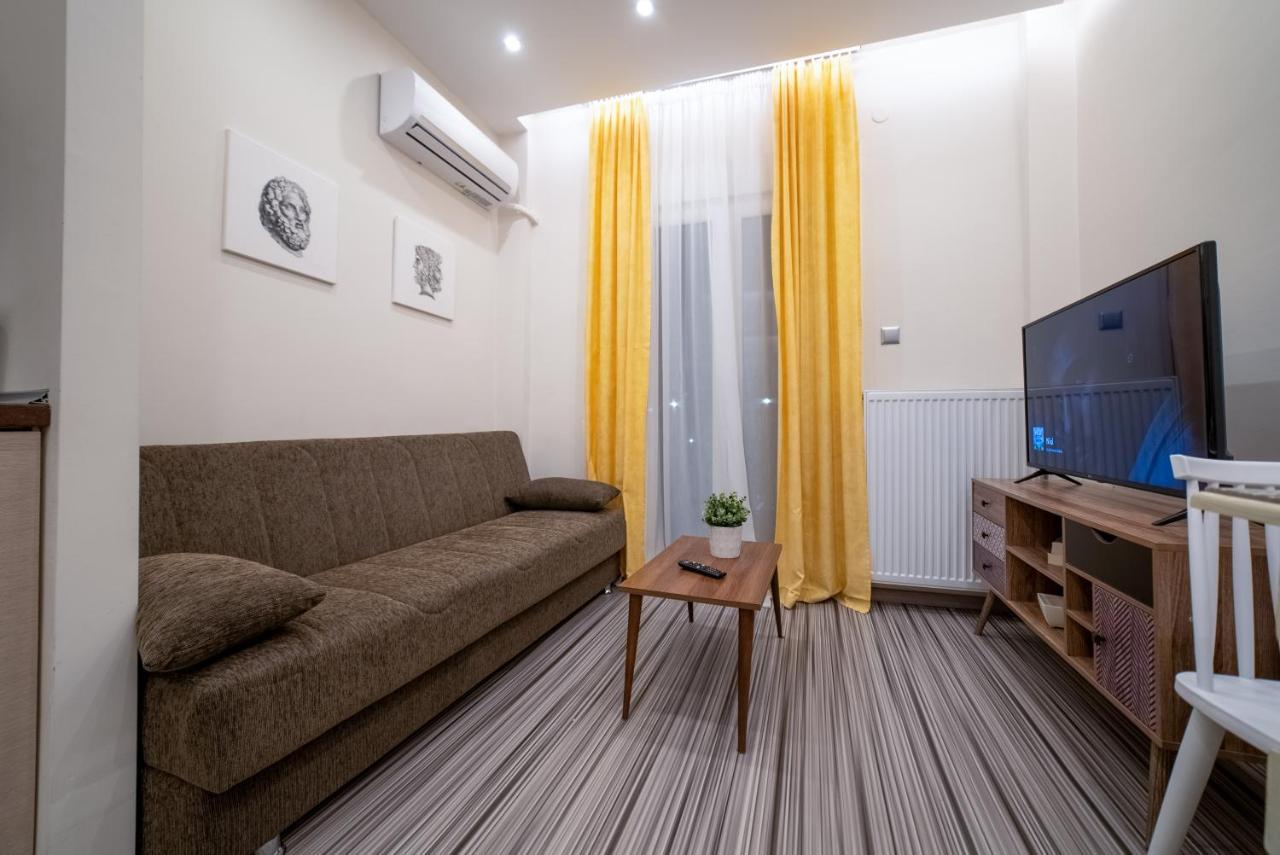 Luxury Suites With King-Sized Bed Солун Екстериор снимка