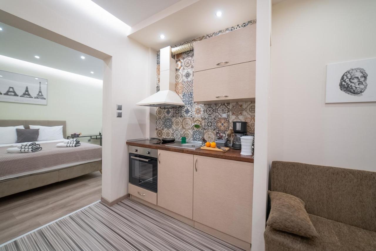 Luxury Suites With King-Sized Bed Солун Екстериор снимка